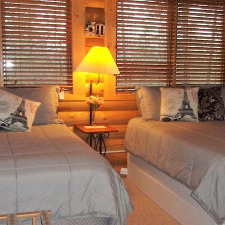 The Cub Inn B&B โกรฟแลนด์ ภายนอก รูปภาพ