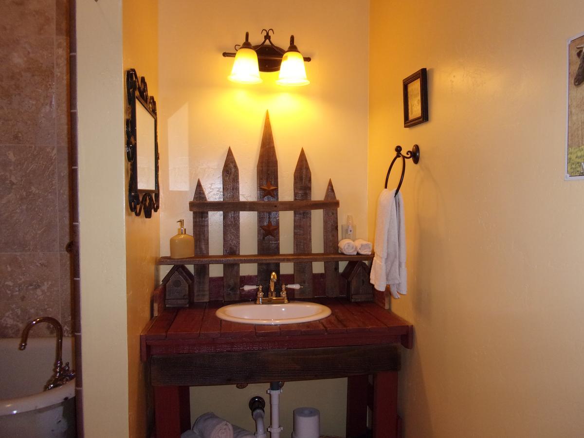 The Cub Inn B&B โกรฟแลนด์ ภายนอก รูปภาพ